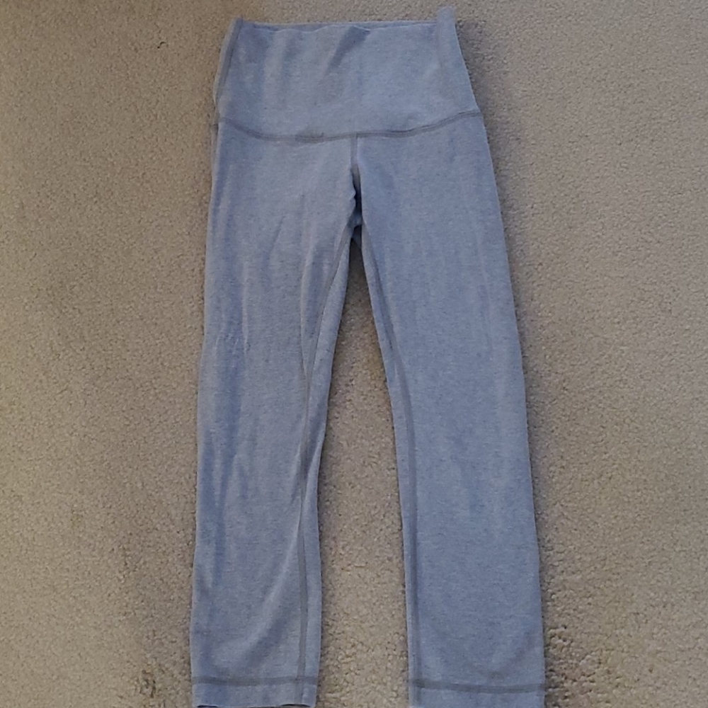 Lululemon grey capris
